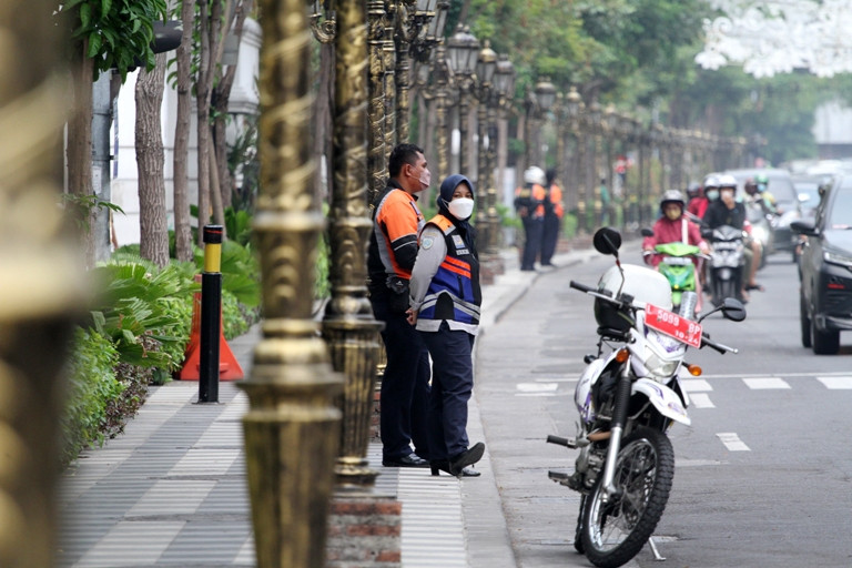 Parkir di Jalan Tunjungan, Pemkot Melunak, Pedagang Tetap Menolak